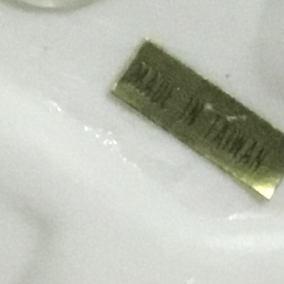 Vintage Basset hound dog salt and  pepper shakers , made in Taiwan- like new - Picture 4 of 7